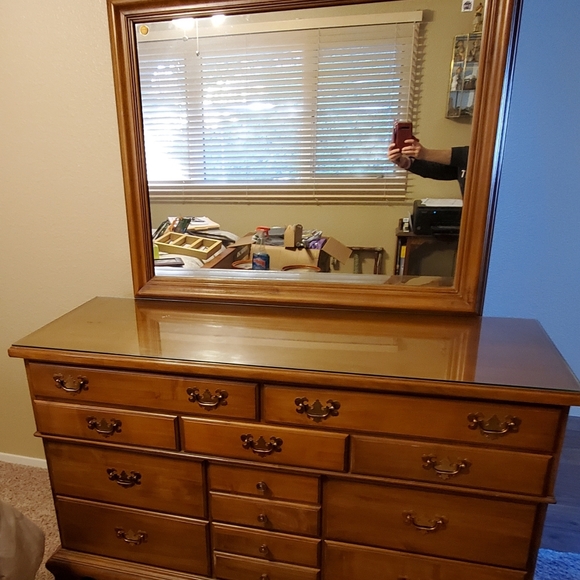 Maple dresser, attached mirror, double bed frame - Picture 1 of 3